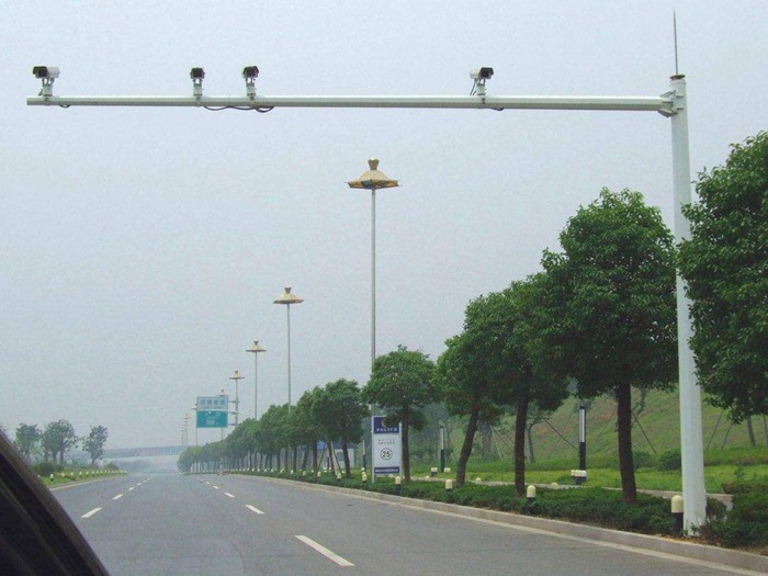 信號(hào)燈桿