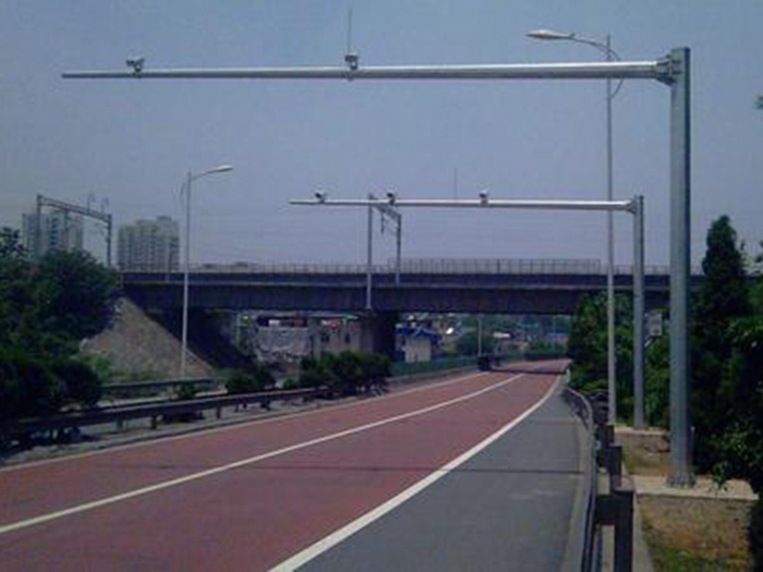 信號(hào)燈桿